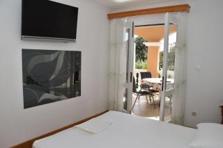 Ruhige Ferienwohnung Mit Terrasse Und Garten - Pakoštane - 3