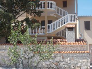 Ruhige Ferienwohnung Mit Terrasse Und Garten - Pakoštane - 9