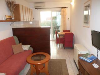Funktionelles Apartment mit Terrasse, in der Nähe zu Strand und Geschäften - Zadar - 5