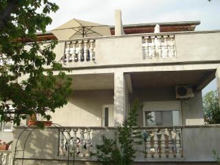 Funktionelles Apartment mit Terrasse, in der Nähe zu Strand und Geschäften - Zadar - 3
