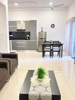 Luxe Skyline Apartment - Pannipitiya - 3
