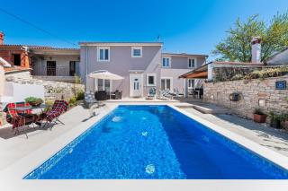 Neues Ferienhaus Nina In Der Nähe Von Rovinj - Žminj - 0