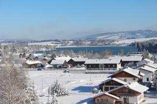 Panoramaausblick Auf Berge, See Und Ort In Ruhiger Lage - Lechbruck - 4