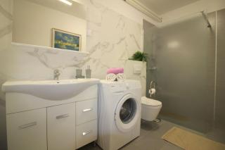 Neue Ferienwohnung Jakomina 2 mit schönem Garten und Strandnähe - Poreč - 2