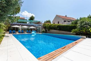 Luxuriöse Ferienwohnung Mit Poolblick - Splitska - 0