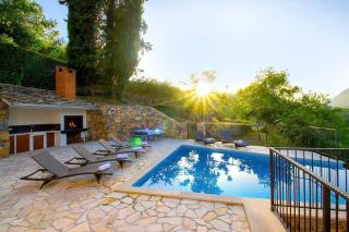 Villa Mosor Mit Beheiztem Salzwasserpool Und Sauna - Omiš - 9