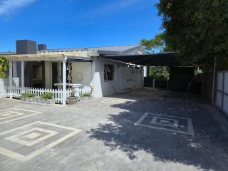 Hartenbos Breakaway - LightHouse Cottage - Mossel Bay - 9