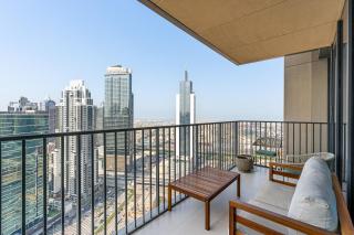 Stylish 1BR with Pool, Gym, BBQ Area & Playground - 8