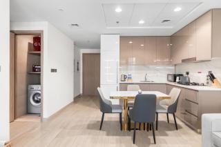 Meydan 2BR Apartment with Parking - 1