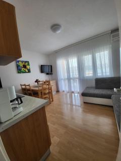 Villa Jelica, Ferienwohnung In Der Ersten Etage - Trogir - 2