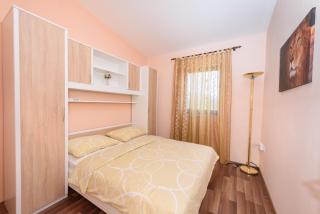 Gemütliches Ferienhaus in Kaštel Lukšić mit Großer Terrasse - Kaštela - 5