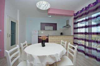 Komfortable, Modern Eingerichtete Wohnung - Šibenik - 0