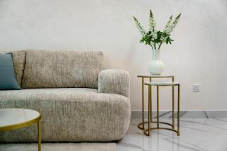 High Floor Upgraded 2BR in JLT - Walk to Lake Park - 1