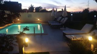 Große Ferienwohnung In Kastel Mit Schönem Garten - Kaštel - 3