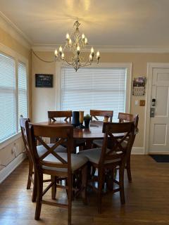 Seattle-Queen Anne--7 BR 3 BA--One Block to SPU - Seattle - 8