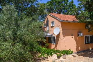 Wunderschönes Ferienhaus In Pomer Mit Garten - Pula - 2