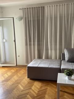 Kinderfreundliche Appartement in Stobreč mit Terrasse, Garten und Grill - Split - 4