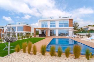 Luxuriöse Villa Mit 4 Schlafzimmern, Pool Und Whirlpool - Peyia - 0