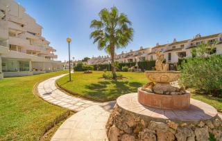 Gorgeous Apartment In Calahonda - 1
