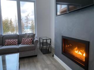 Tobermory Modern Waterfront Escape - Miller Lake - 6