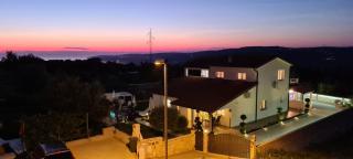 Ferienwohnung Sanja In Kastel Mit Grill Und Pool - Kaštel - 0