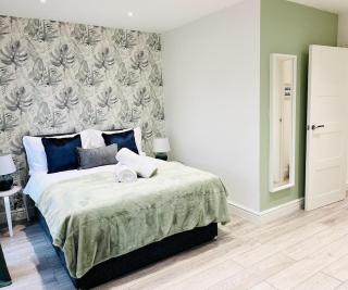 Stunning Apartment -Quick Access to Central London - Ealing - 3