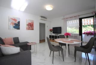 Ferienwohnung Sabina mit schönem Garten, 2 Schlafzimmer, am Waldrand - Poreč - 9