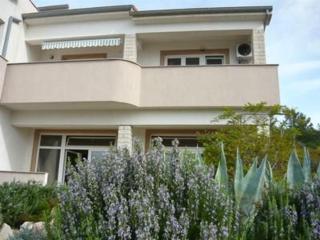 Ferienwohnung in Barbat mit Garten, Grill und Whirlpool - Rab - 6