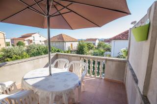 Ruhig gelegenes Appartement mit Terrasse in Strandnähe - Zadar - 8