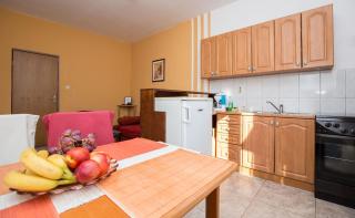 Ruhig gelegenes Appartement mit Terrasse in Strandnähe - Zadar - 3
