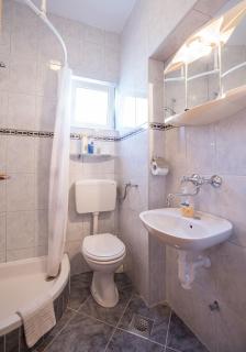 Ruhig gelegenes Appartement mit Terrasse in Strandnähe - Zadar - 1