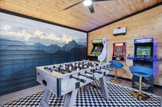 Luxury Cottage Game House Hot Tub Fire Pit - Sevierville - 9