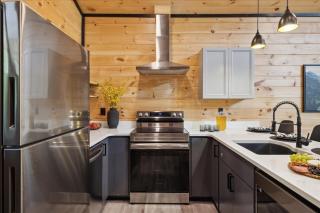 Luxury Cottage Game House Hot Tub Fire Pit - 1