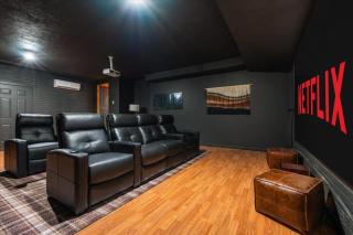 Movie Theater Arcade Hot Tub Grill Views - McGaheysville - 8