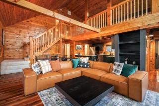 Movie Theater Arcade Hot Tub Grill Views - 2