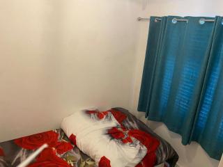Rooms in a home, walking distance to tube station - Dagenham - 2