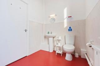 Vibrant, spacious studio with Parking and Netflix - Dudley - 1