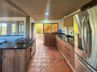 ModernEstateclosetheCitywithpool - Bucaramanga - 3