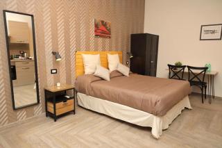 Airport Air Terminal 21 - 4