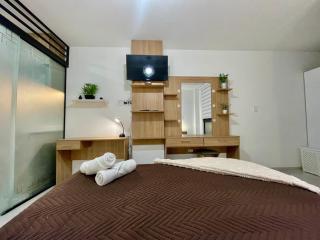 Enjoy experiencing this intelligent Beauty - 3