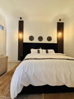 Home2Suite by Veronica Buziga, Munyonyo- Luxury with Netflix, Wi-Fi, & Free Parking - Kampala - 1