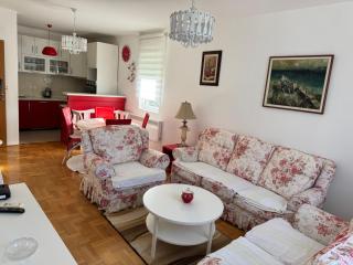 Sunny and flowery - Tivat - 6