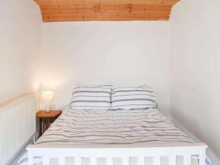 Relaxing 1Br Escape - Near Beaches & Nature Walks - Brynteg - 8