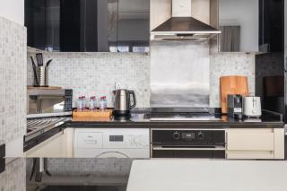 Burj Khalifa View 1BR Apartment with Parking - 6