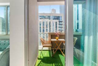 Burj Khalifa View 1BR Apartment with Parking - 7