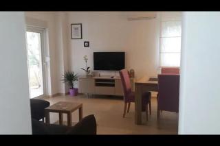 Charmantes Ferienhaus Mit Grill Und Garten - Turanj - 9
