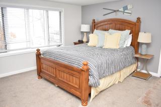 Lakefront Home with Amazing Views, Hot tub, Boat JetSki Rental Option - Lake Ozark - 8