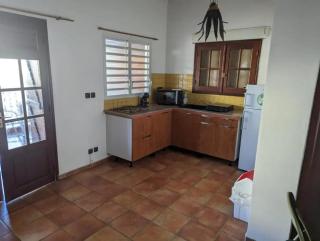 Appartement moderne au Moule avec terrasse et jardin - 8