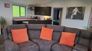 Haven Lodge Kirkby In Furness, with views to the estuary and hot tub, ideal romantic break - Soutergate - 8