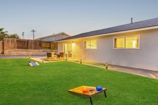 Charming Chill House with Jacuzzi - Oceanside - 6